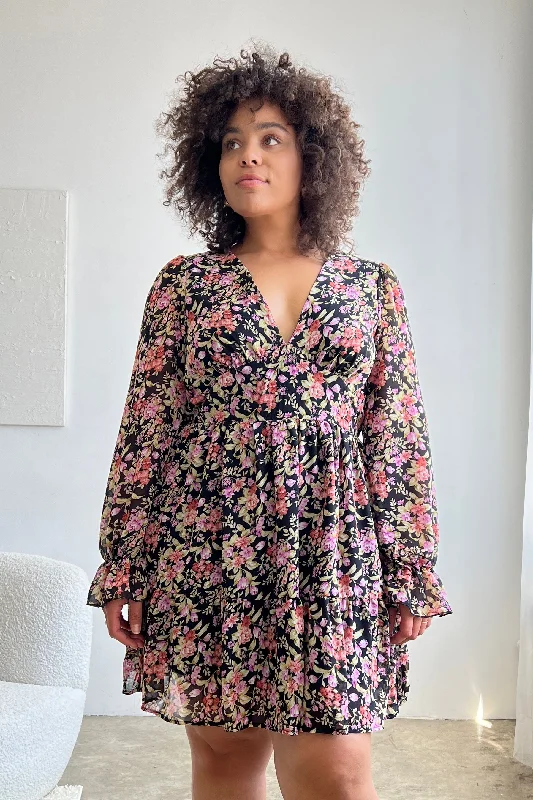 Plus size women's patchwork topsPlus Size Blooming Long Sleeve Dress