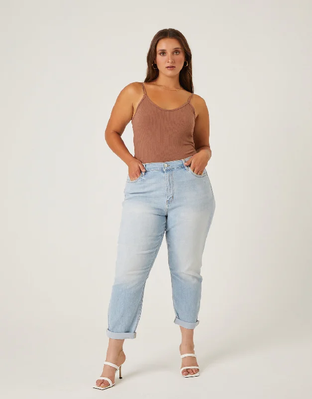 Plus size women's V-neck topsPlus Size Classic Mom Jeans